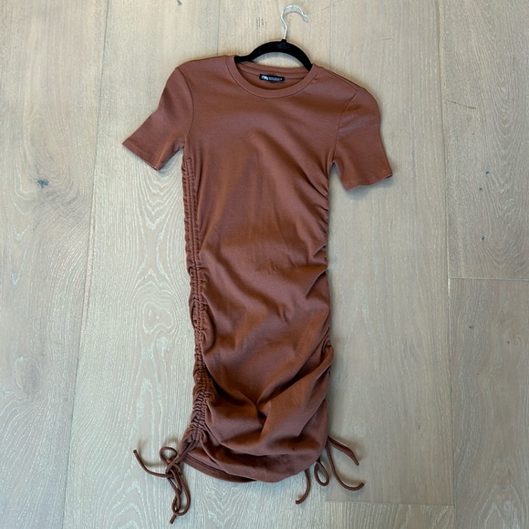 Medium Zara rushed side dress - Picture 1 of 2